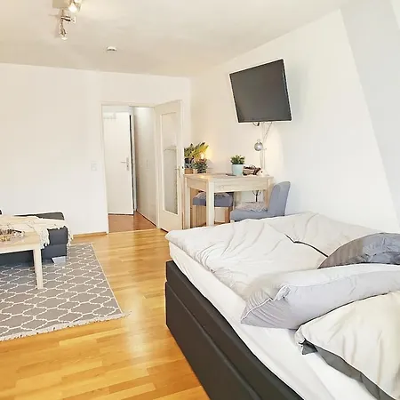 Furnished U6 Harras Lägenhet